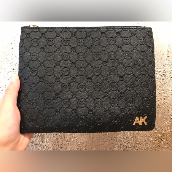NWOT Anne Klein Black Logo Embossed Wristlet Wallet Clutch Bag - Picture 5 of 14